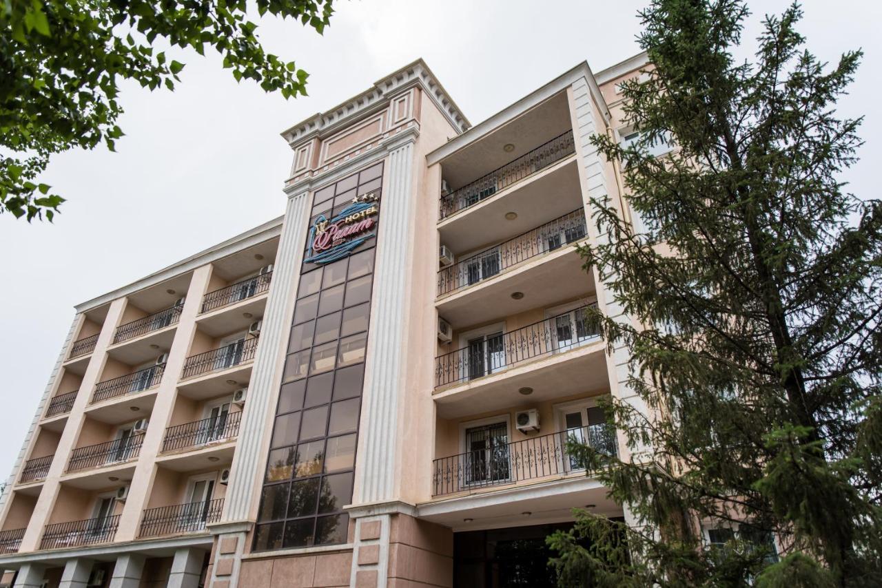 Rakhat Hotel Uralsk Exterior foto